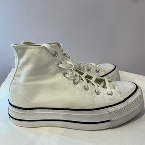 Chuck Taylor All Star Lift Platform Canvas women’s size 8! White and black!